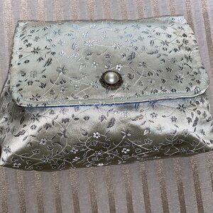 WEDDING HAND MAGDE CLUTCH SILVER AND WHITE WITH BLUE LINING